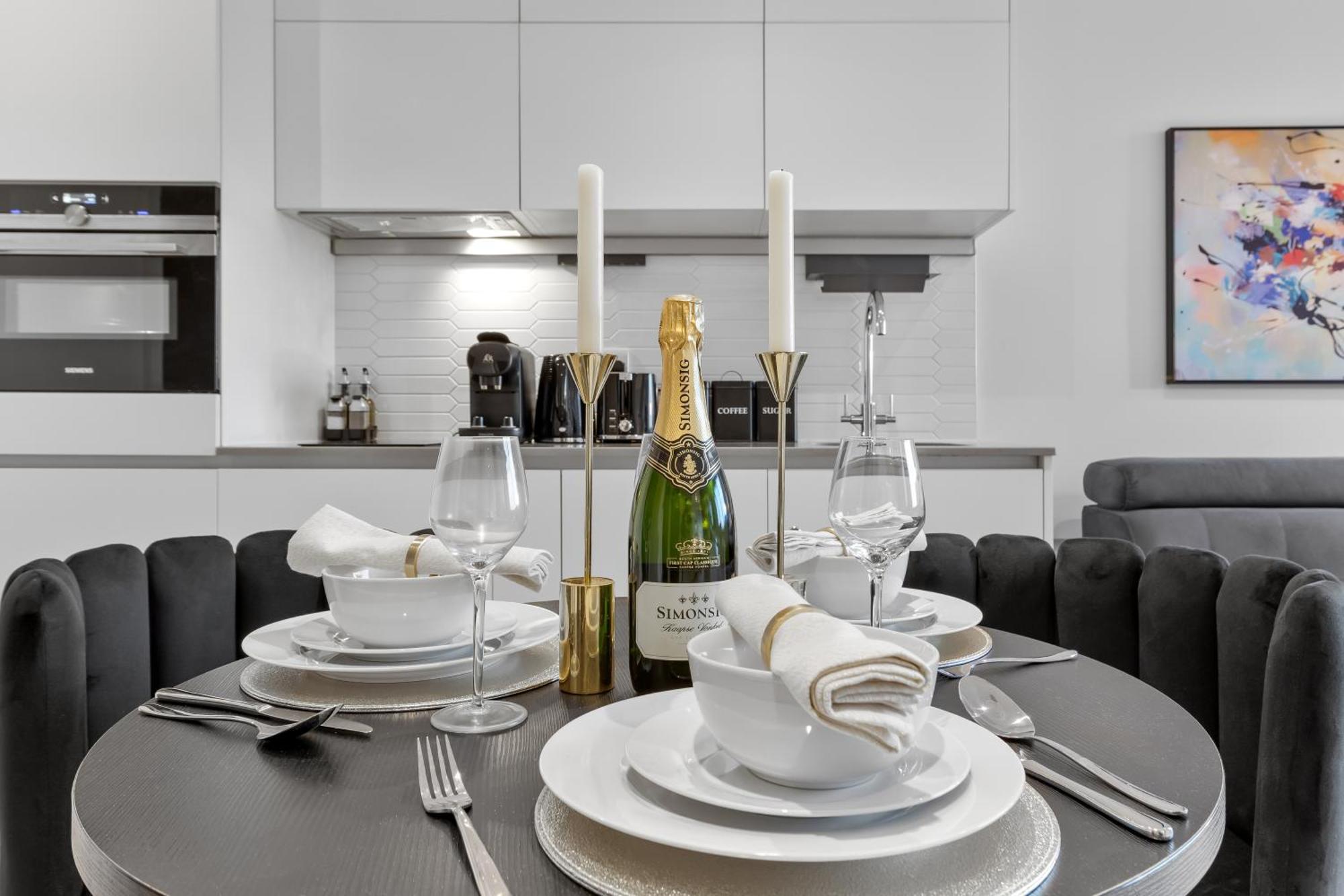 Апартаменты Stylish Retreats On Olympic Way Лондон Экстерьер фото